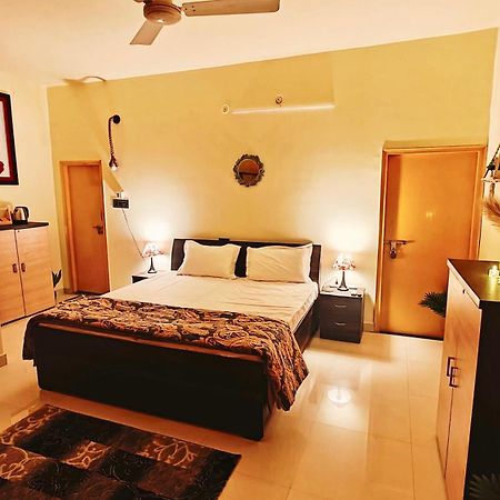 The Yellow House - Couple'S Getaway In Gomti Nagar- 1 Bhk Lucknow Exterior foto